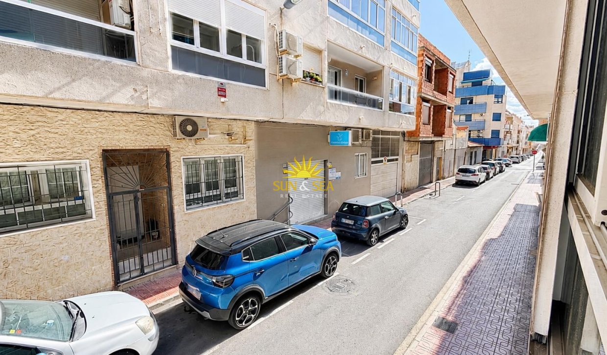 Resale - Apartment - Torrevieja - torrevieja