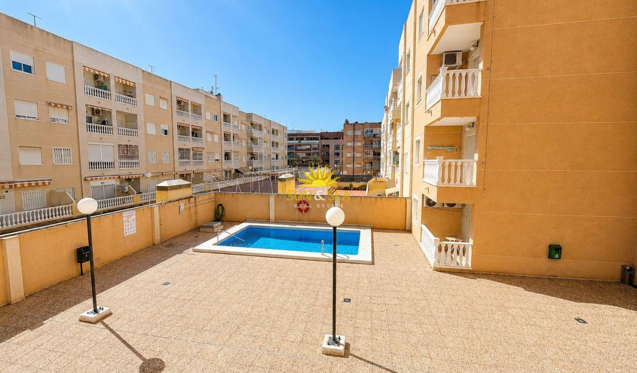 Wiederverkauf - Wohnung - Torrevieja - Centro