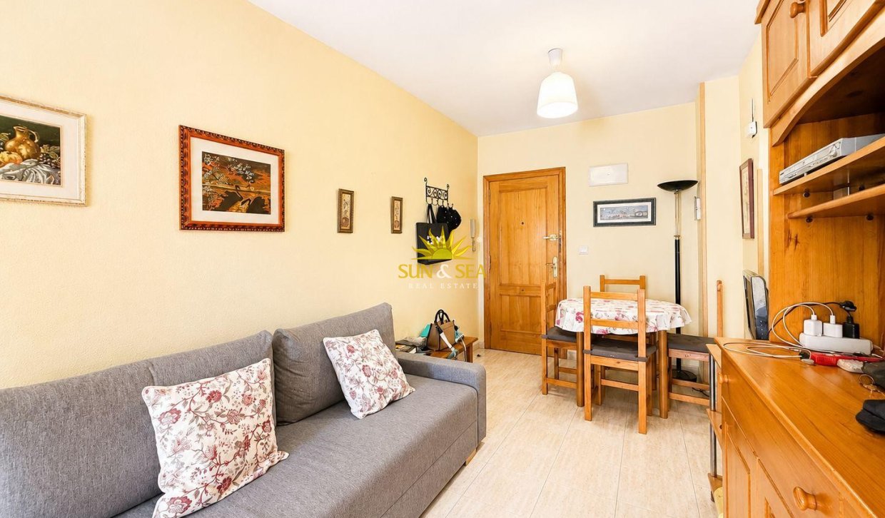 Wiederverkauf - Wohnung - Torrevieja - Centro