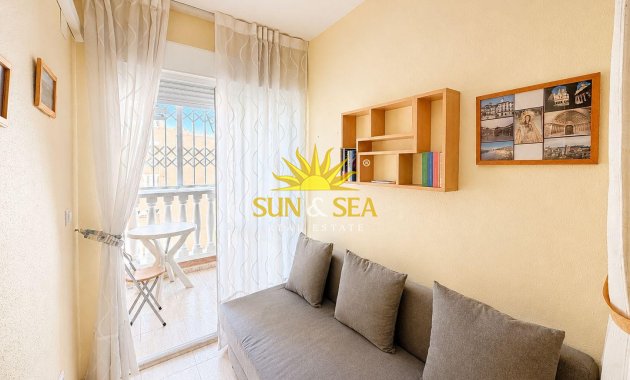 Wiederverkauf - Wohnung - Torrevieja - Centro