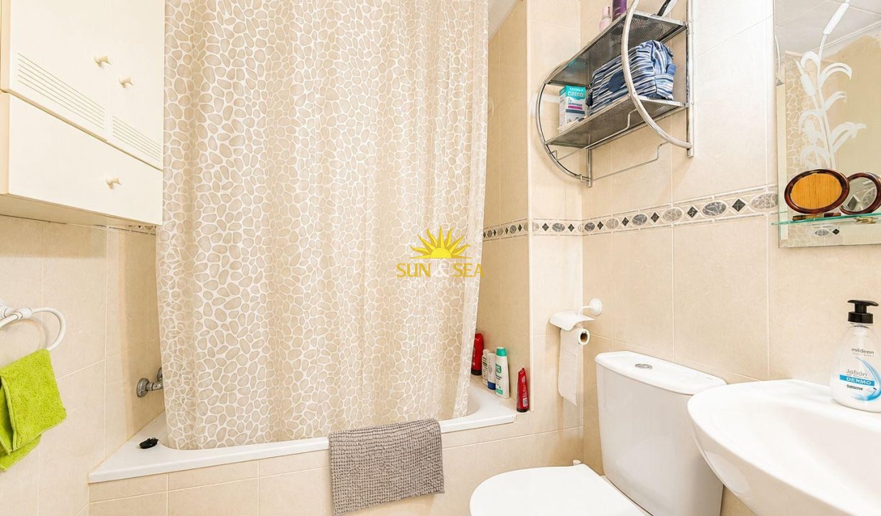 Wiederverkauf - Wohnung - Torrevieja - Centro