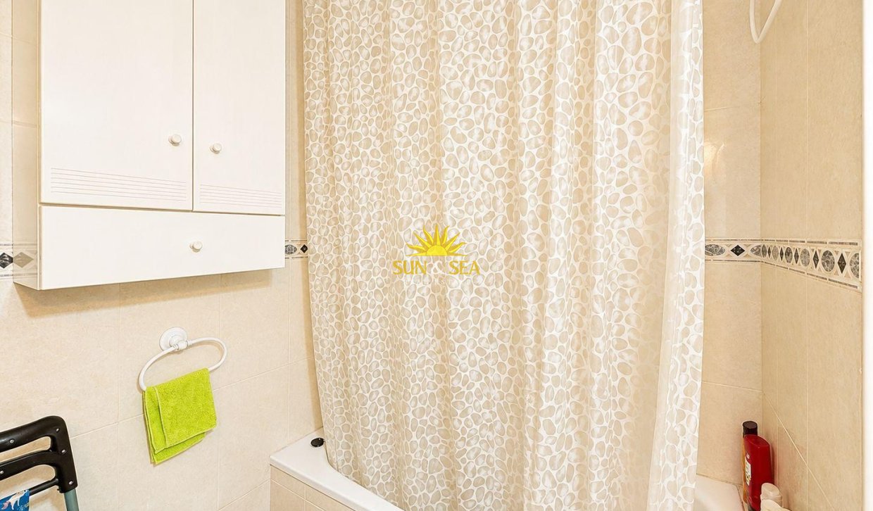 Wiederverkauf - Wohnung - Torrevieja - Centro