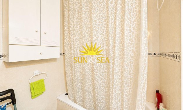 Wiederverkauf - Wohnung - Torrevieja - Centro