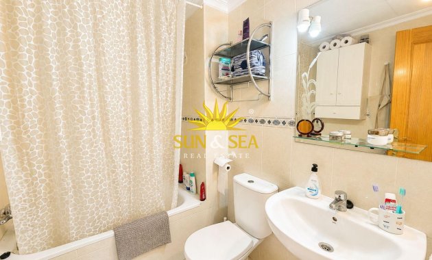 Wiederverkauf - Wohnung - Torrevieja - Centro
