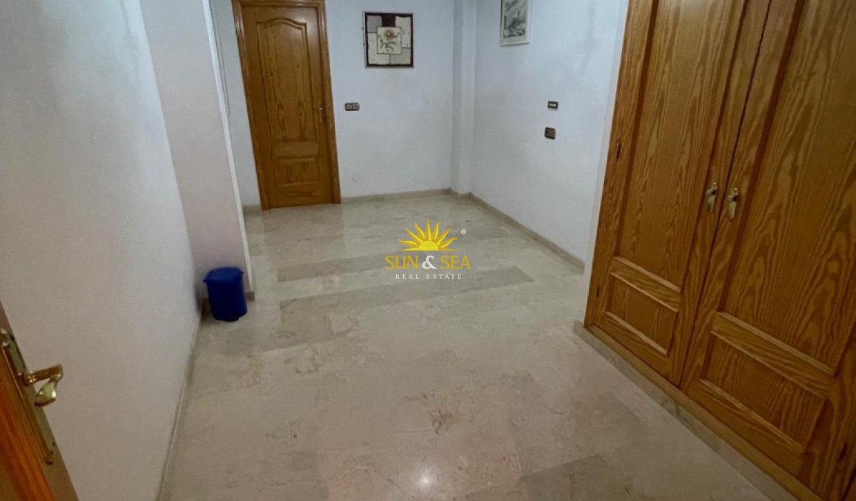 Alquiler a largo plazo - Apartamento - Albatera