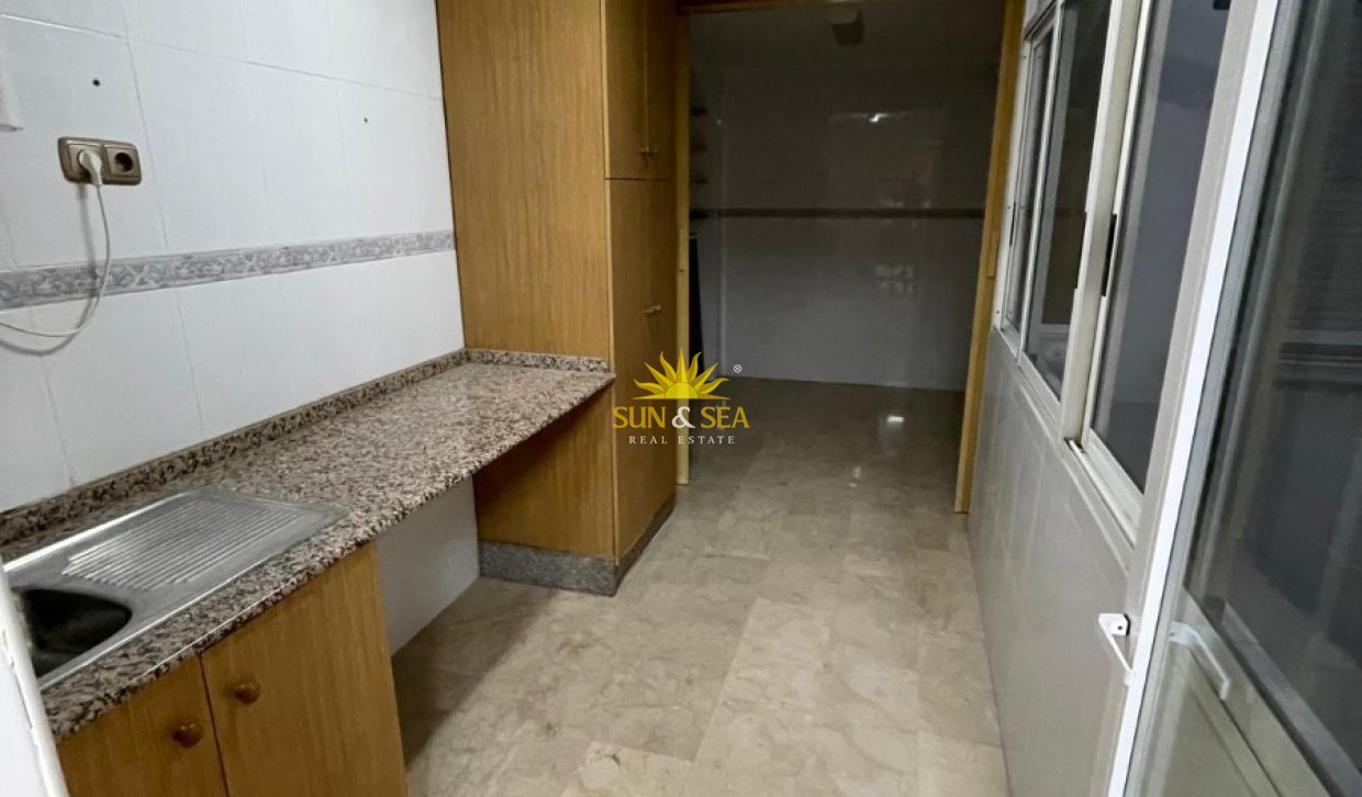Alquiler a largo plazo - Apartamento - Albatera