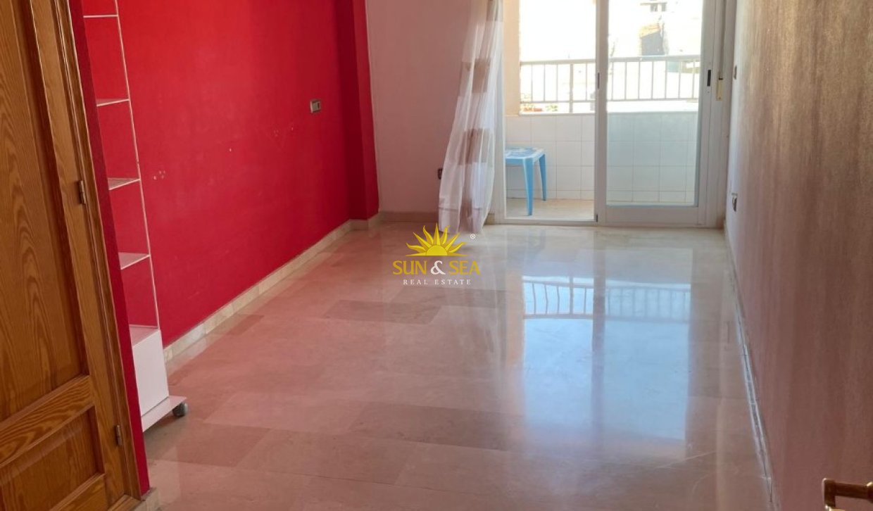 Alquiler a largo plazo - Apartamento - Albatera