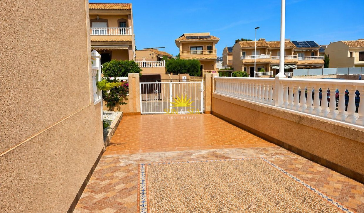 Resale - Townhouse - Torrevieja - torrevieja