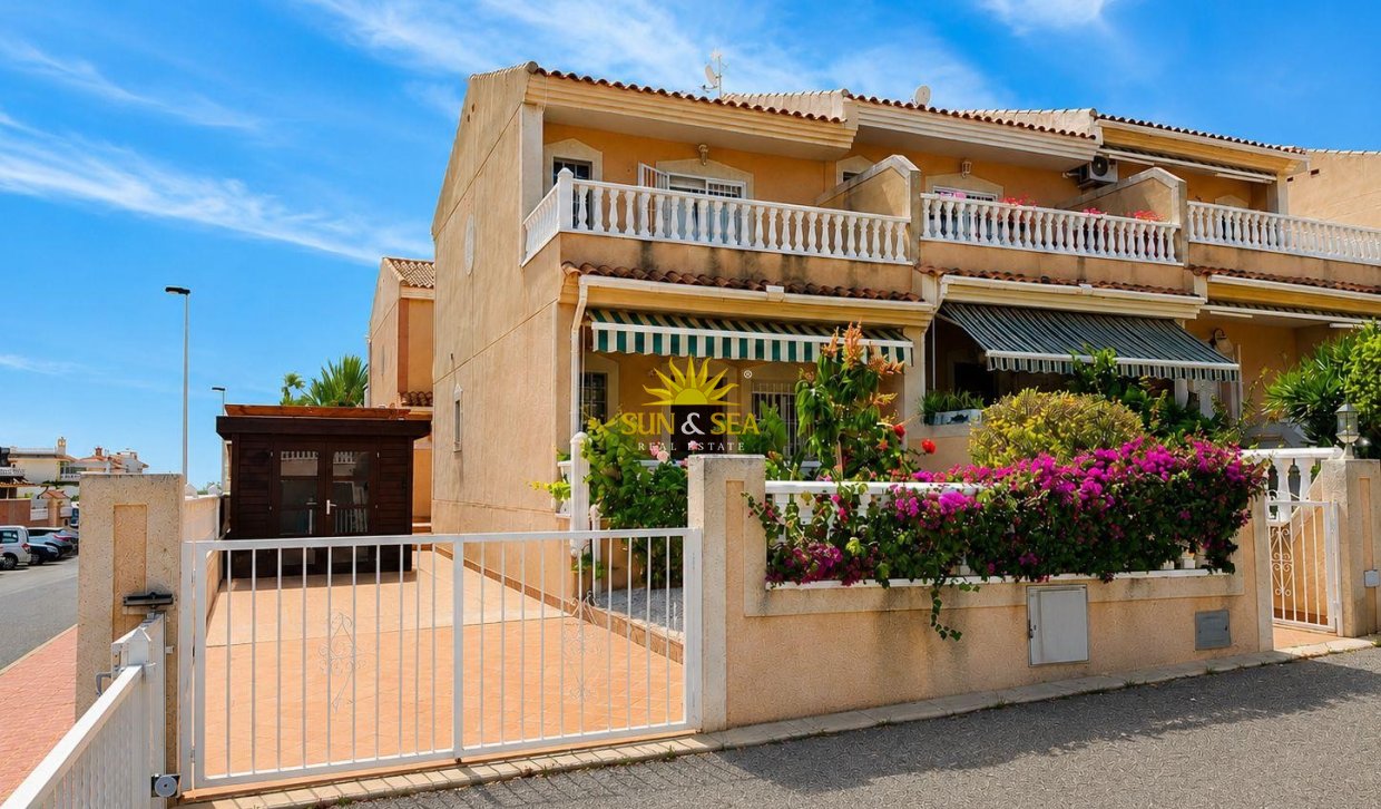 Resale - Townhouse - Torrevieja - torrevieja