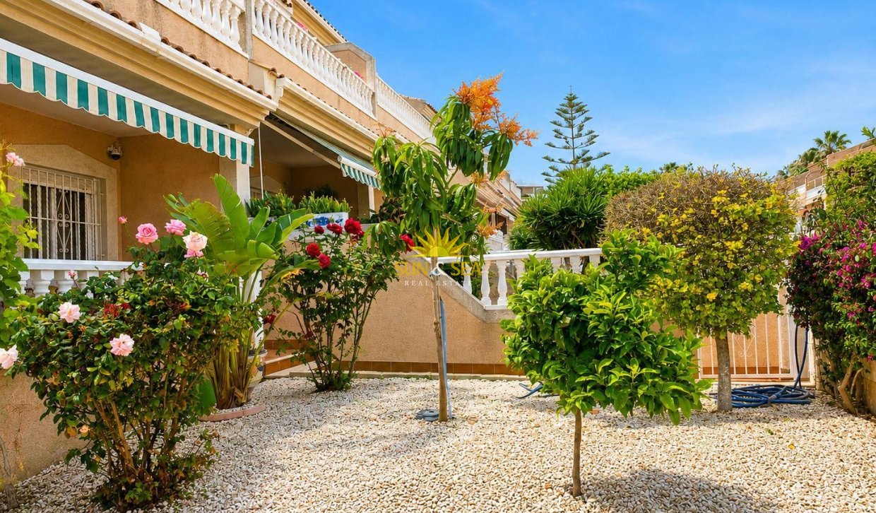 Resale - Townhouse - Torrevieja - torrevieja