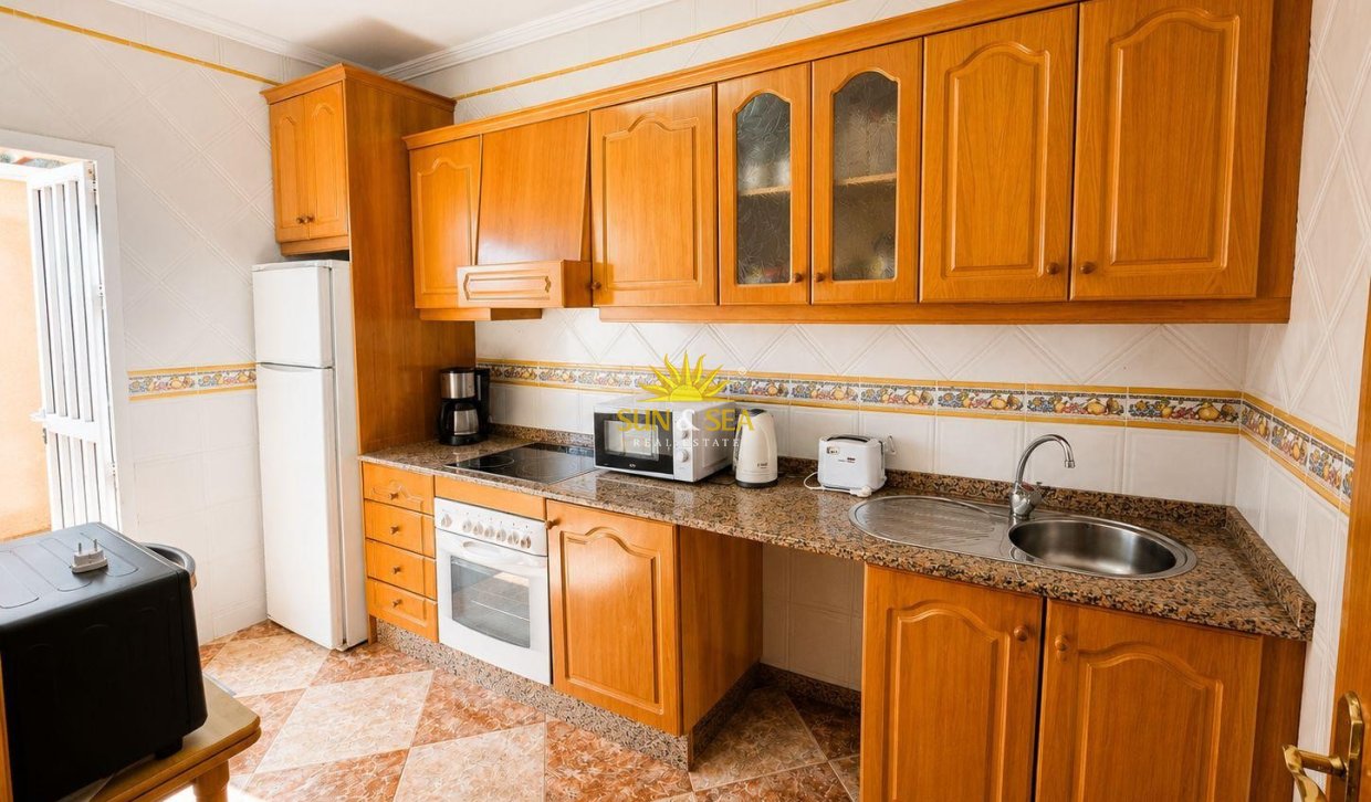 Resale - Townhouse - Torrevieja - torrevieja