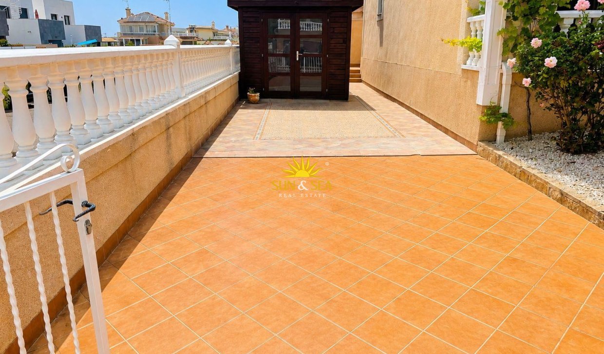 Resale - Townhouse - Torrevieja - torrevieja