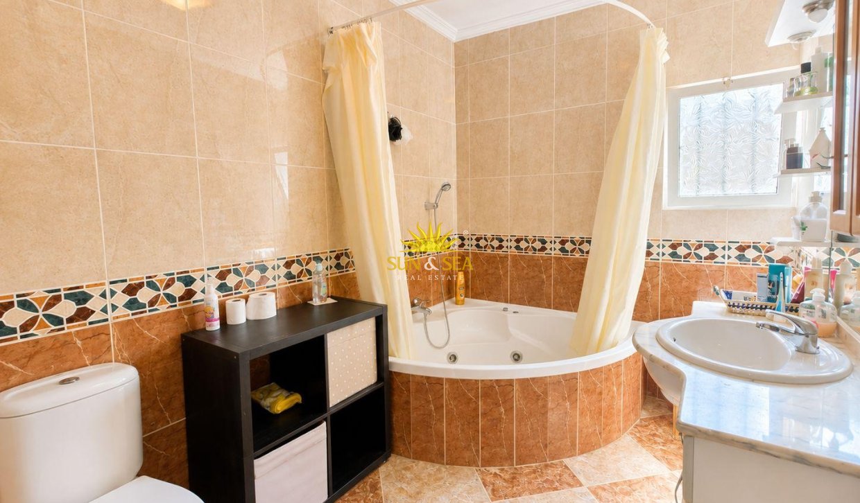 Resale - Townhouse - Torrevieja - torrevieja