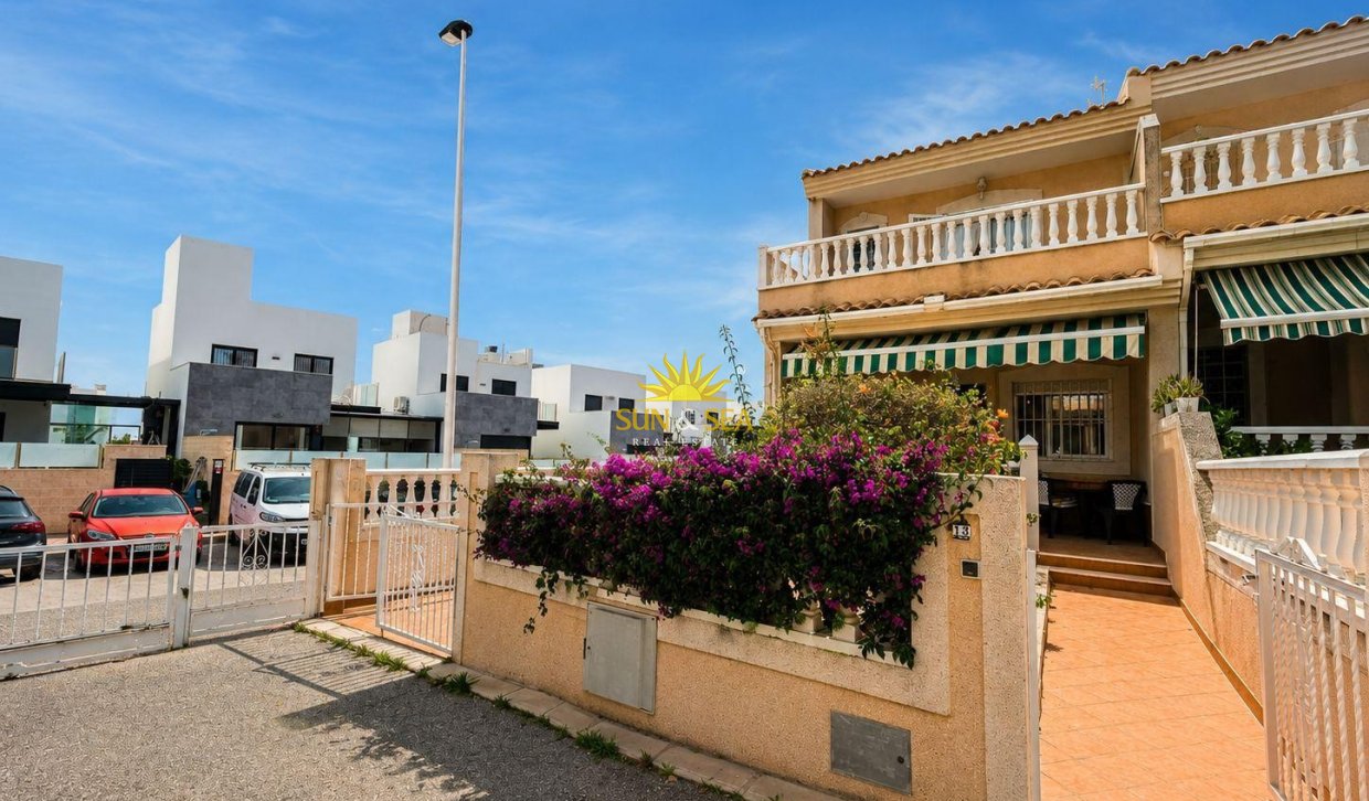 Resale - Townhouse - Torrevieja - torrevieja