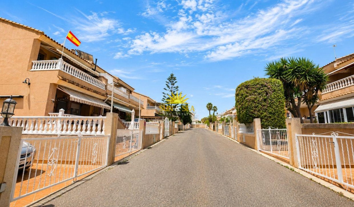 Resale - Townhouse - Torrevieja - torrevieja