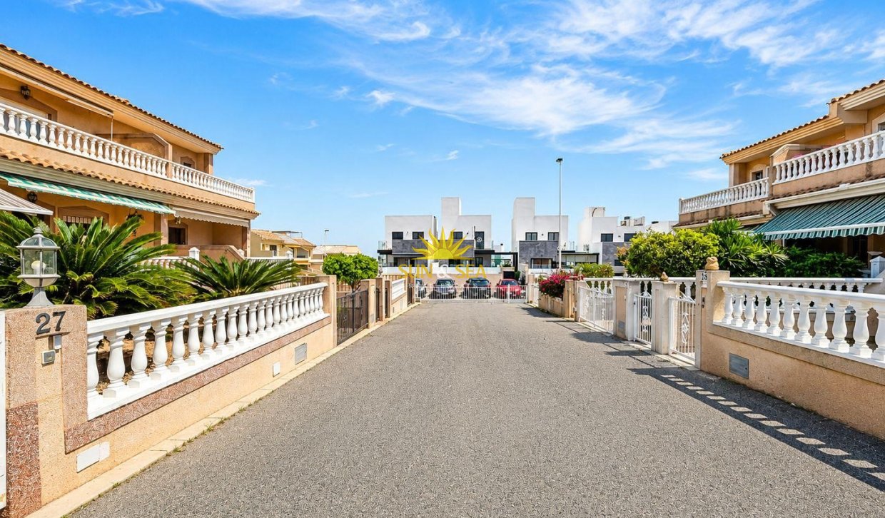 Resale - Townhouse - Torrevieja - torrevieja