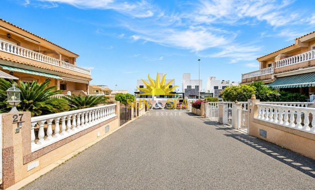 Resale - Townhouse - Torrevieja - torrevieja