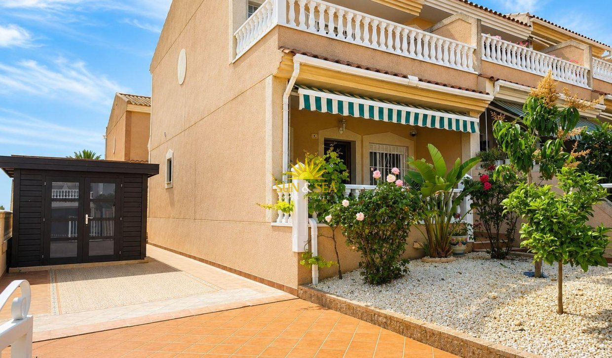 Resale - Townhouse - Torrevieja - torrevieja