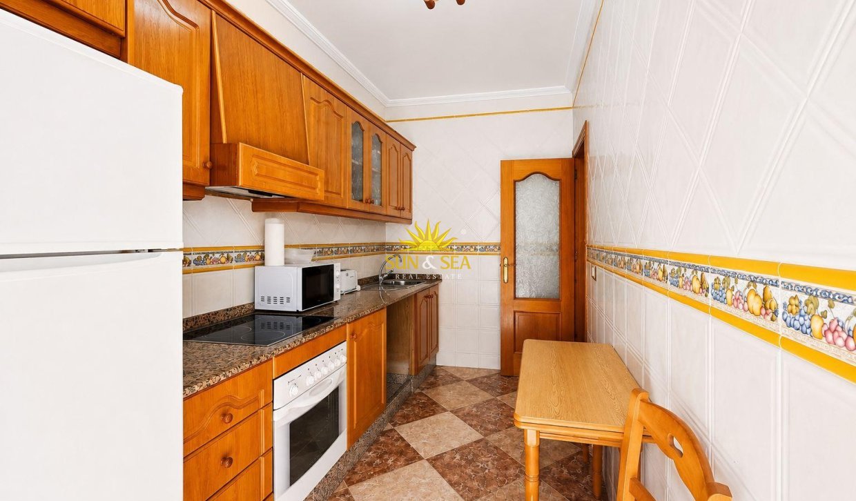 Resale - Townhouse - Torrevieja - torrevieja