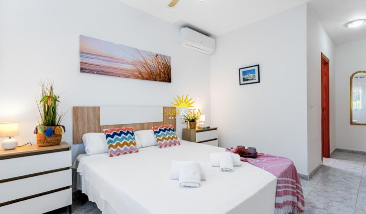 Alquiler a largo plazo - Chalet - Calpe - Calpe urbanizaciones