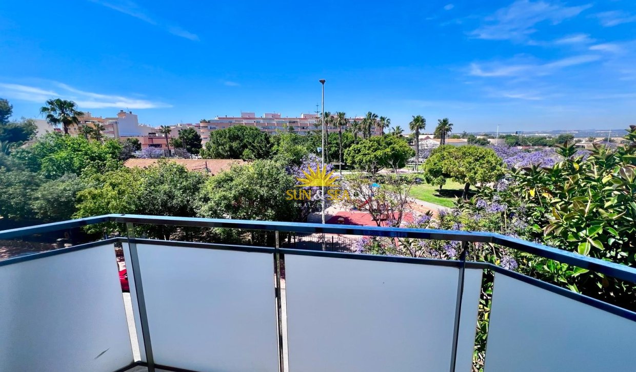 Revente - Appartement - Torrevieja - Acequion