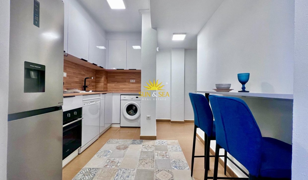 Resale - Apartment - Torrevieja - Acequion