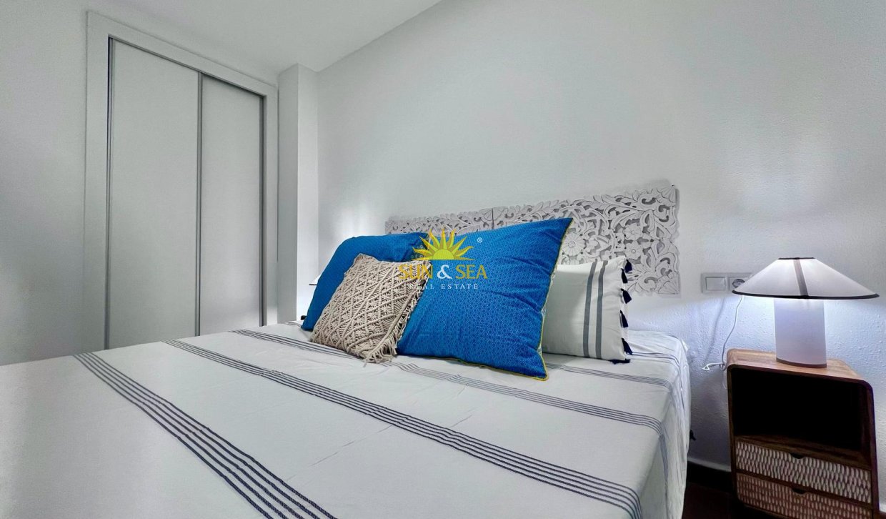 Resale - Apartment - Torrevieja - Acequion