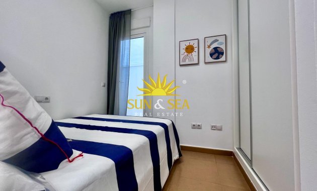 Resale - Apartment - Torrevieja - Acequion