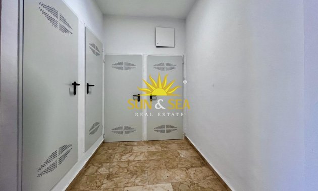 Resale - Apartment - Torrevieja - Acequion