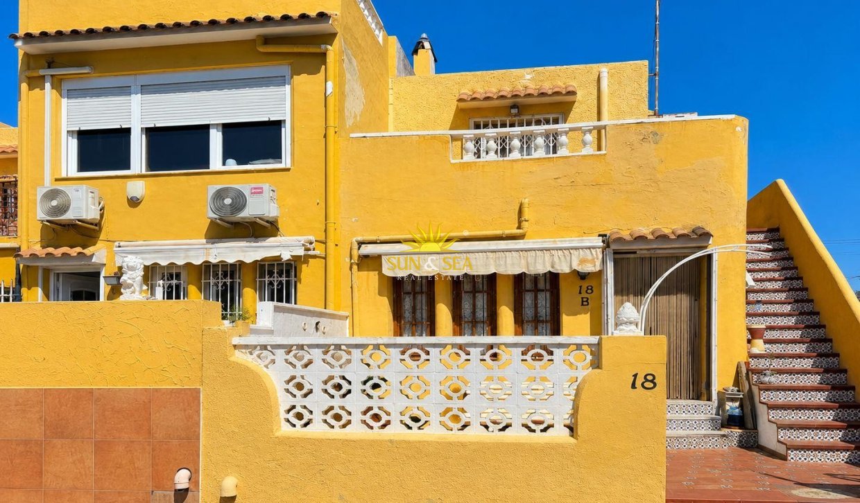 Resale - Townhouse - Torrevieja - torrevieja