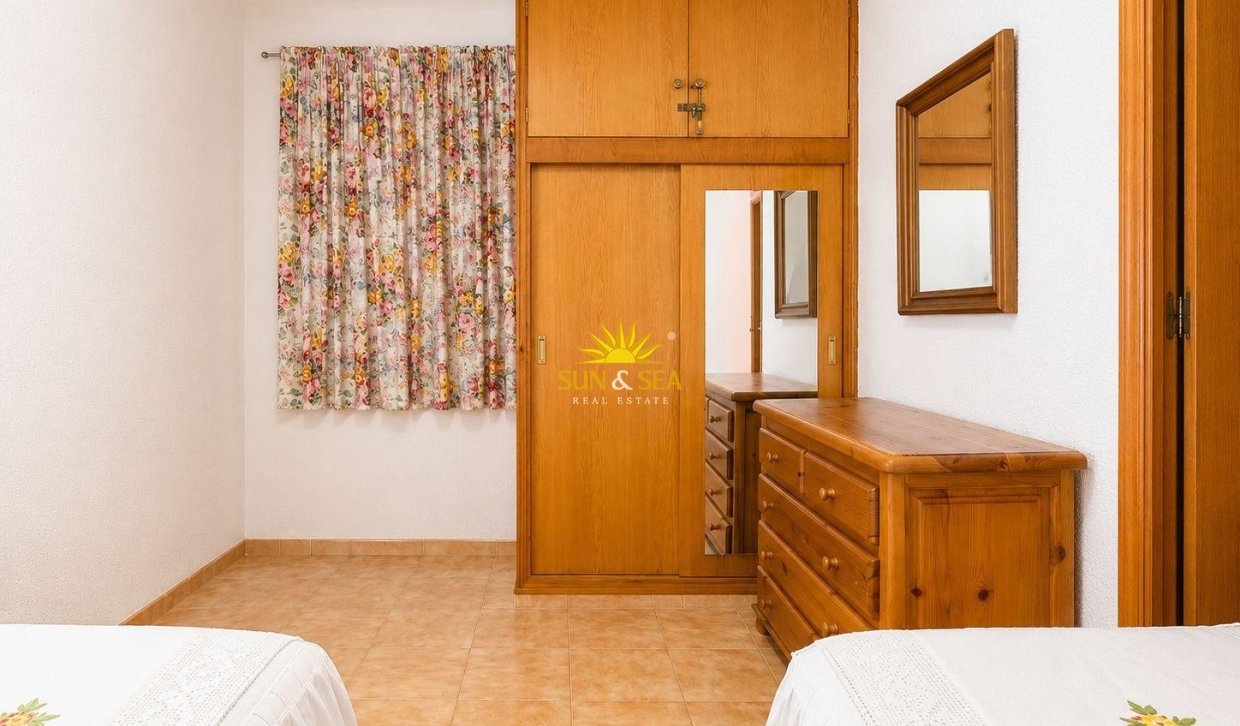 Resale - Townhouse - Torrevieja - torrevieja