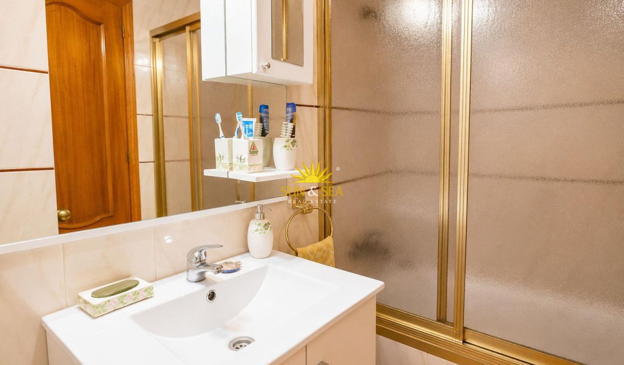 Resale - Townhouse - Torrevieja - torrevieja