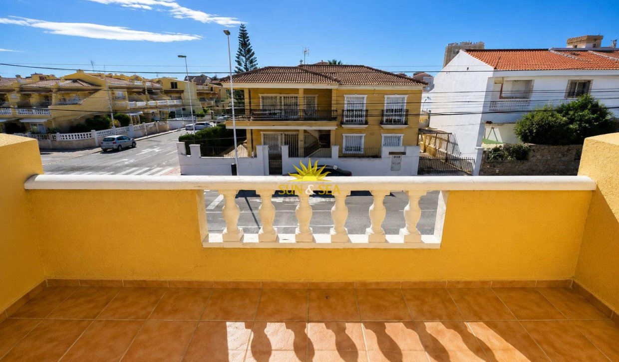 Resale - Townhouse - Torrevieja - torrevieja