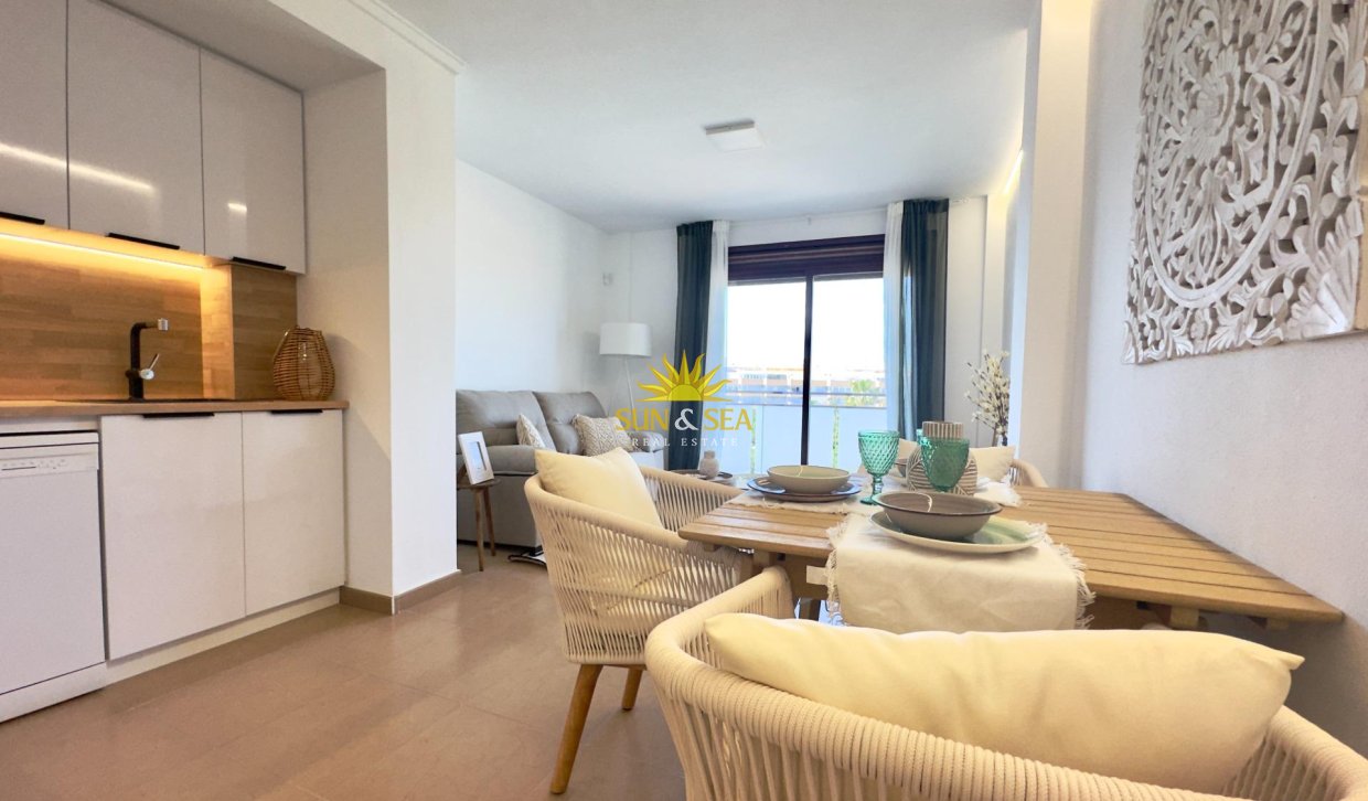 Resale - Apartment - Torrevieja - Acequion