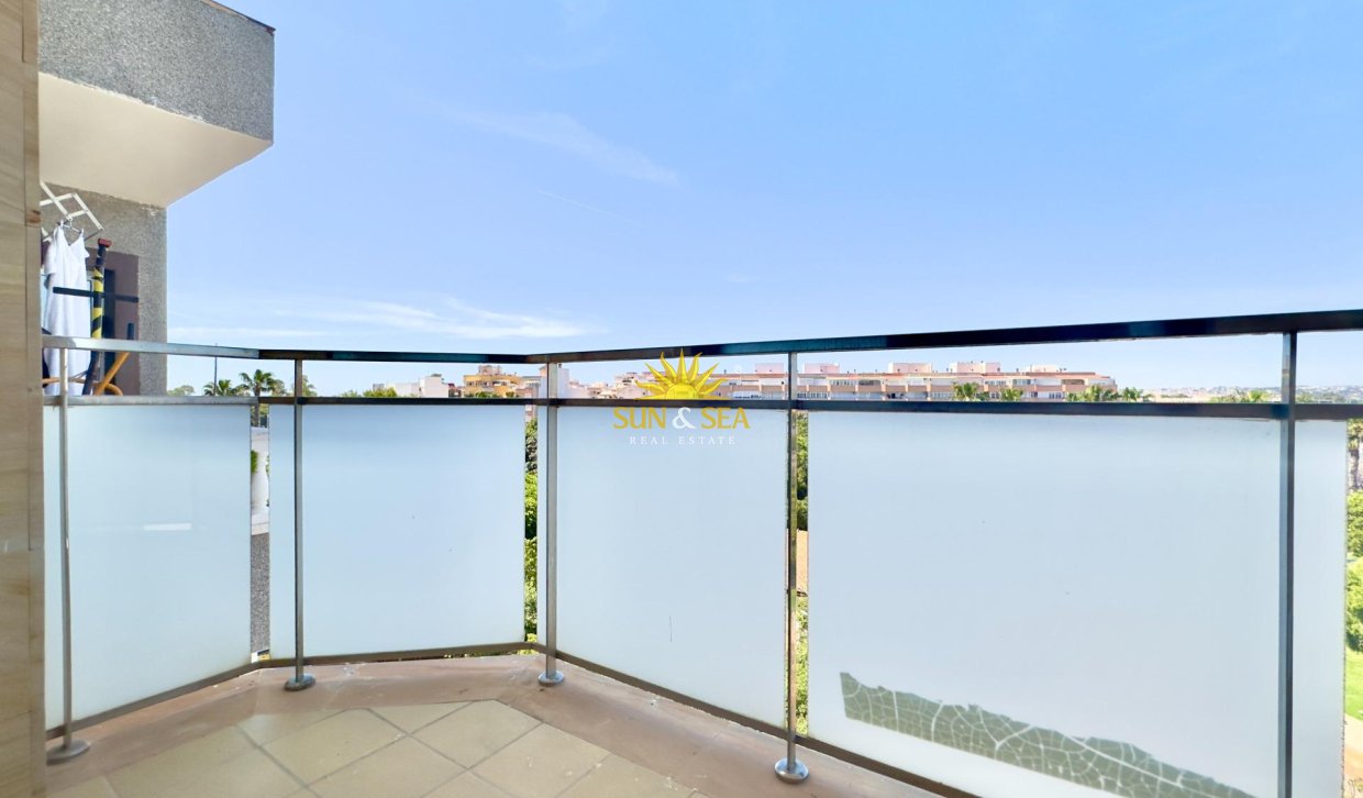 Resale - Apartment - Torrevieja - Acequion