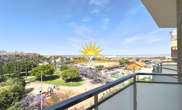 Resale - Apartment - Torrevieja - Acequion
