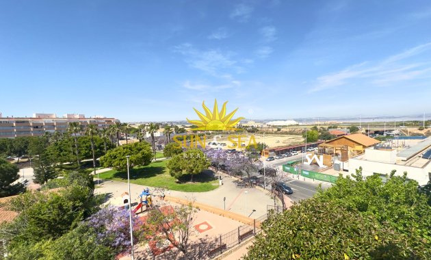 Resale - Apartment - Torrevieja - Acequion