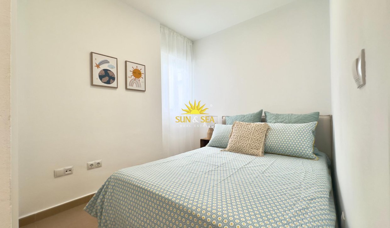Resale - Apartment - Torrevieja - Acequion