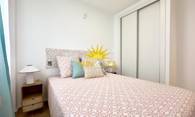 Resale - Apartment - Torrevieja - Acequion