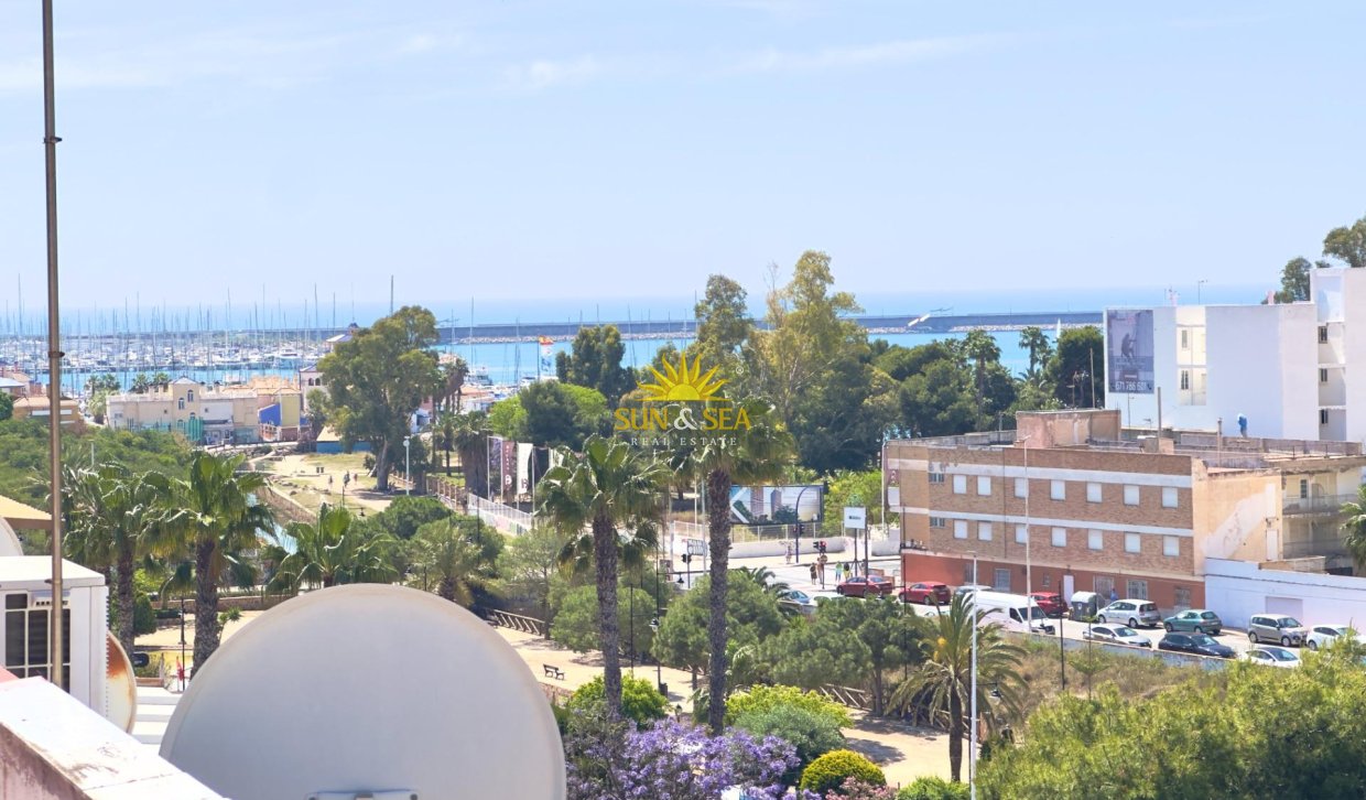 Resale - Apartment - Torrevieja - Acequion