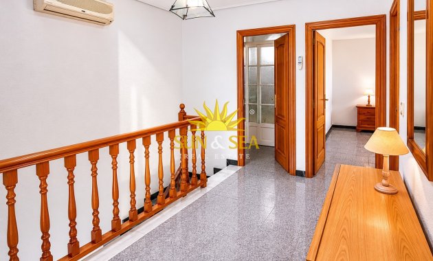 Reventa - Chalet adosado - Santa Pola