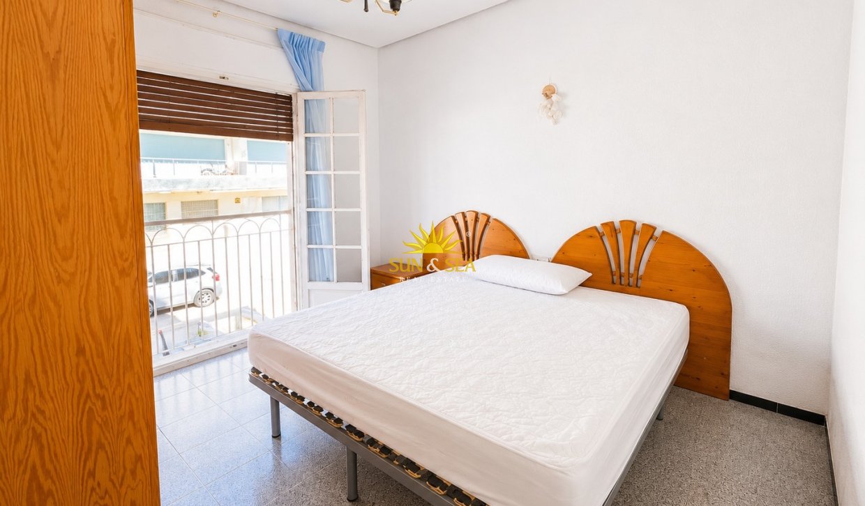Reventa - Chalet adosado - Santa Pola