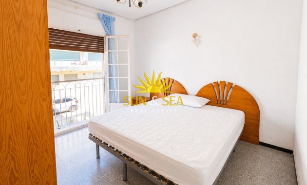 Reventa - Chalet adosado - Santa Pola