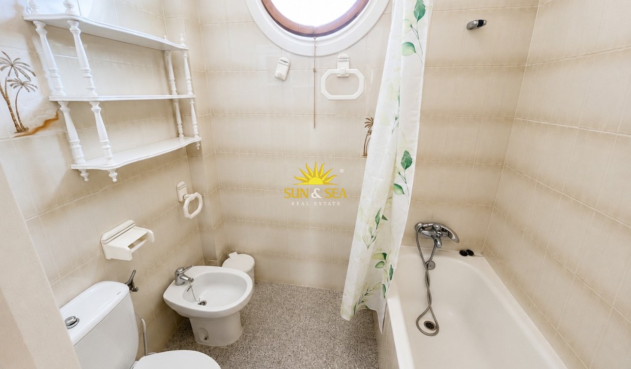 Reventa - Chalet adosado - Santa Pola