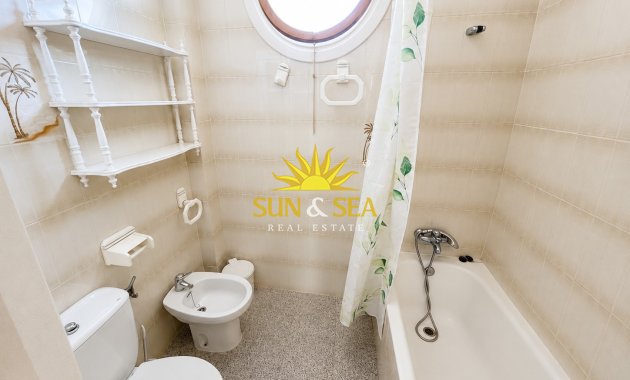 Reventa - Chalet adosado - Santa Pola