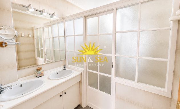 Reventa - Chalet adosado - Santa Pola