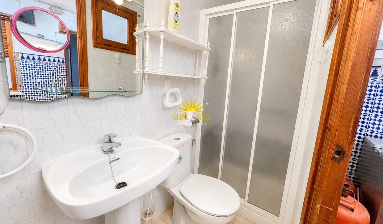 Reventa - Chalet adosado - Santa Pola