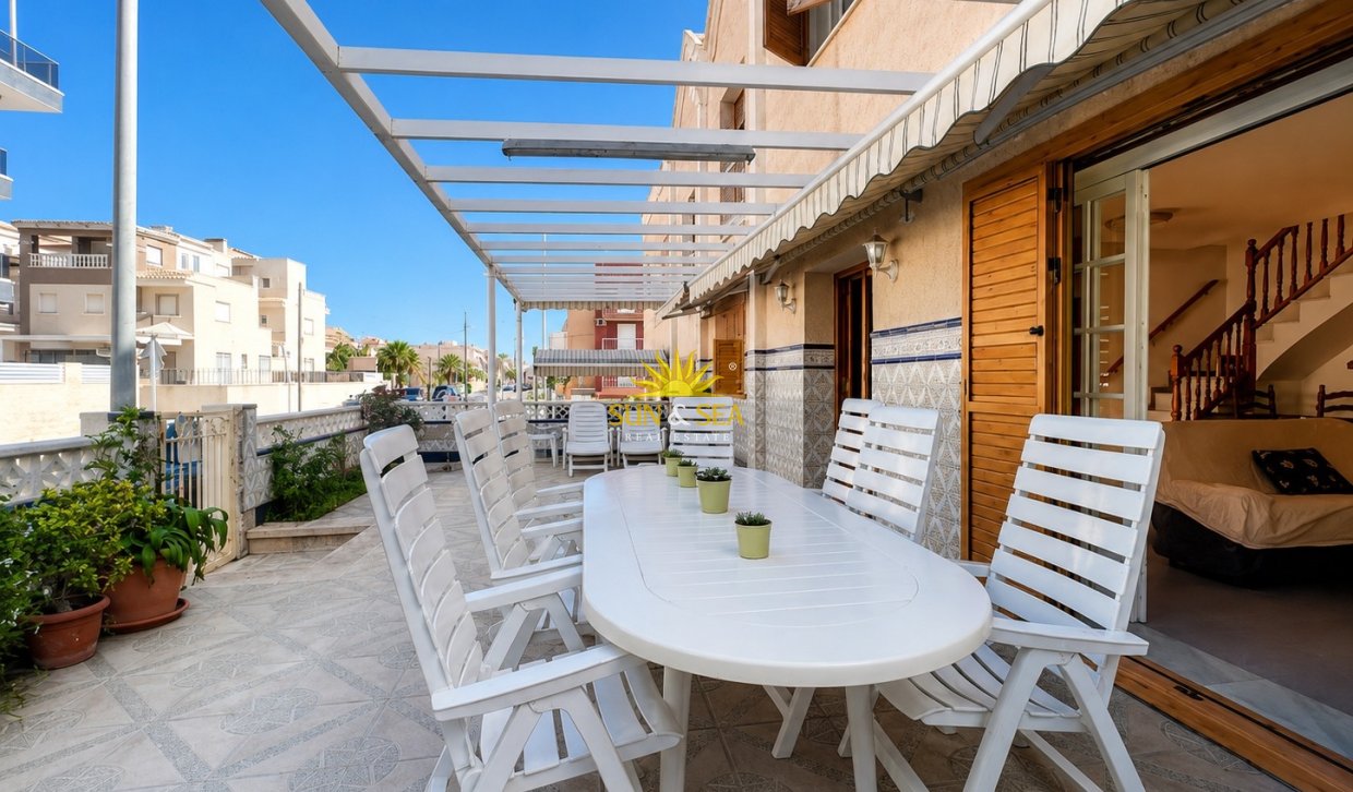 Reventa - Chalet adosado - Santa Pola