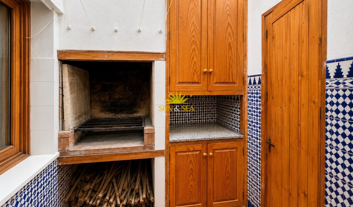 Reventa - Chalet adosado - Santa Pola