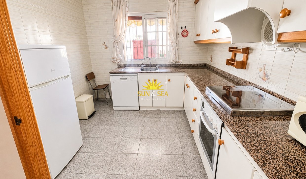 Reventa - Chalet adosado - Santa Pola